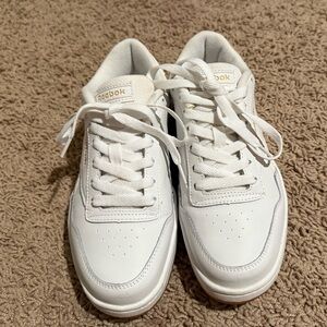 EUC Reebok shoes color white and gold letters